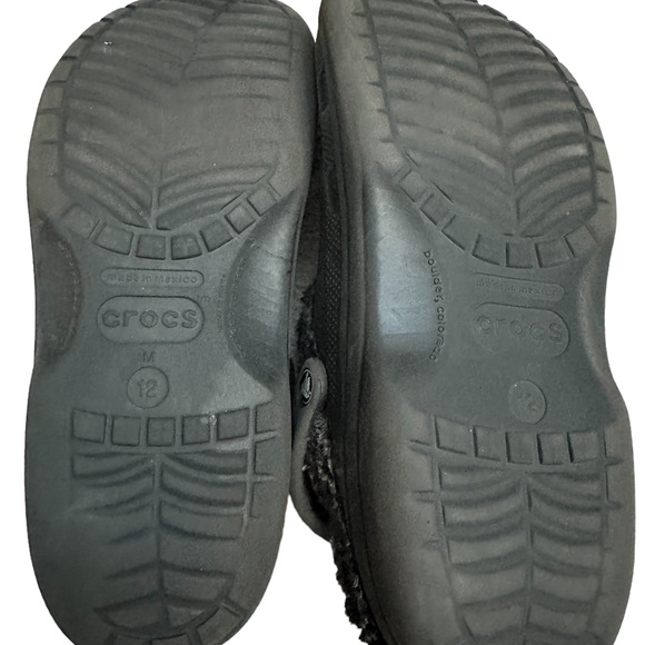 ❄️ Crocs fur lined Clogs sandals black in size 12 Mens - Picture 3 of 11